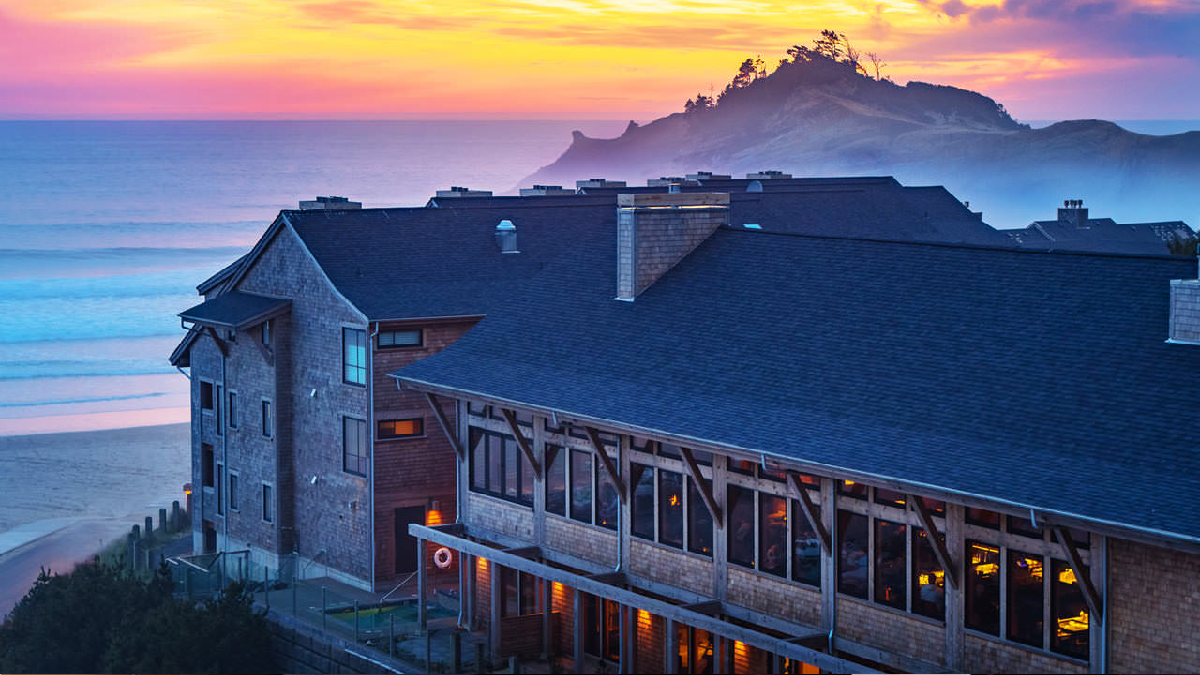 Pacific City Oregon Hotels – Top Beachfront Stays & Luxury Transfers from SFO